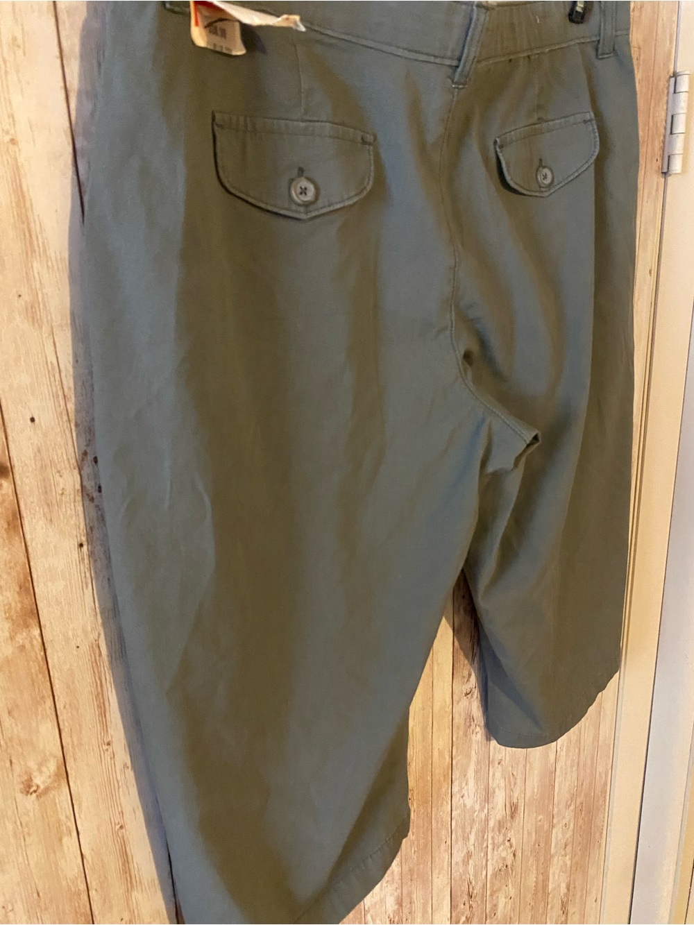 Lee NEW Comfort Waist Skimmer Stretch Capri Women's 18 NWT Shorts Gray - Picture 4 of 6